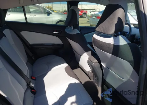 2017 Toyota Prius Two z USA, uszkodzony, nr VIN JTDKBRFUXH3545733